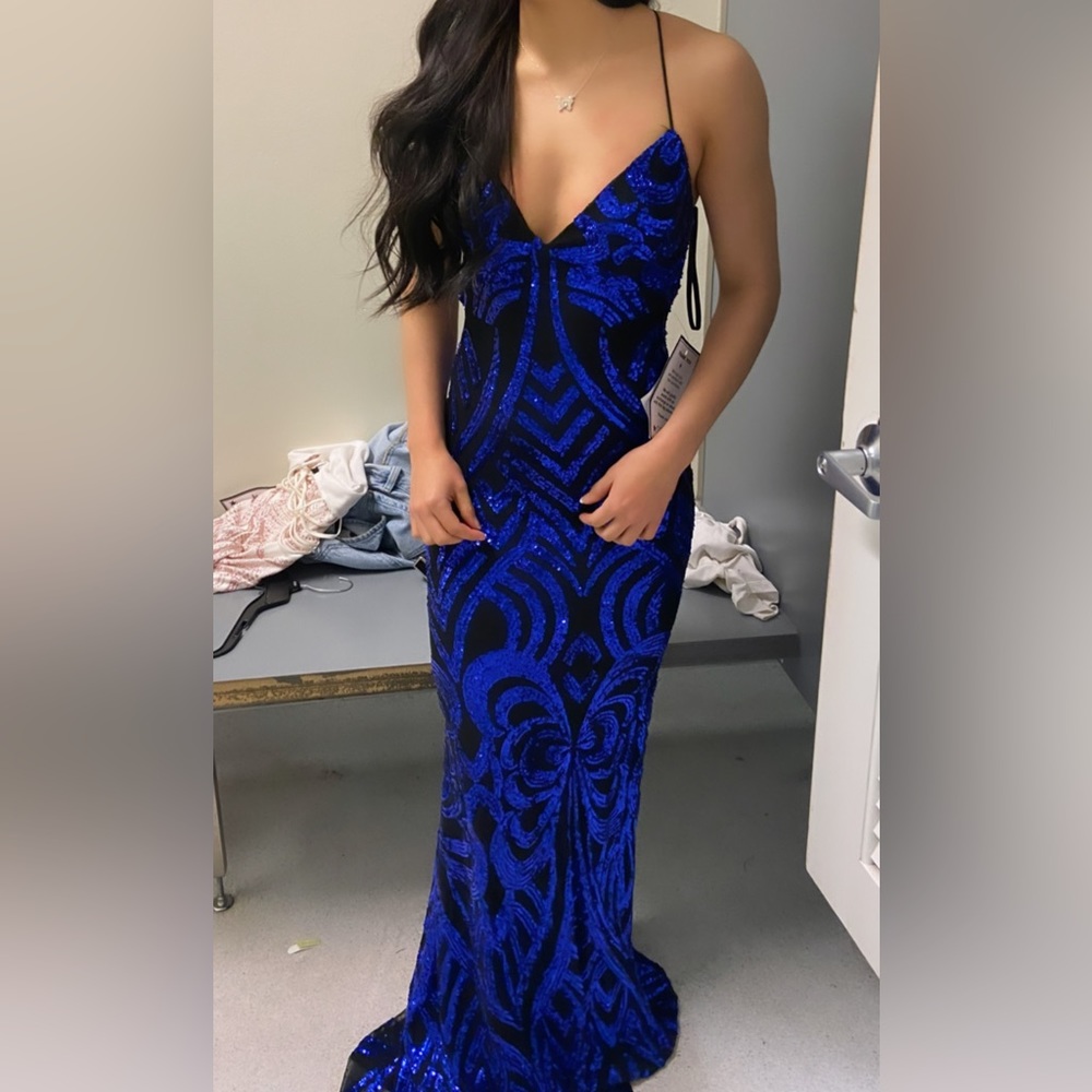 Prom/ homecoming dress color: blue brand: Macy’s Size: 1/2